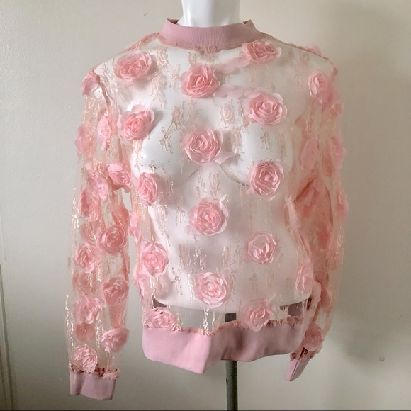 WoWo Tops - WoWo NWT Pink Lace 3D Flower Petals Top Size XL